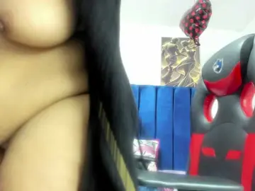 Dubraska1  live sex cam