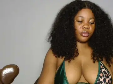 Malia8891  live sex cam