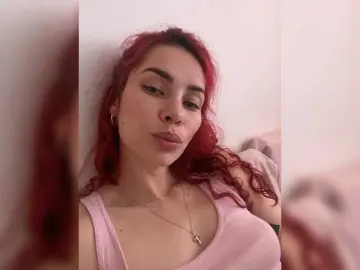 SophieRouge  live sex cam