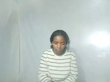 LandiQueen12  live sex cam