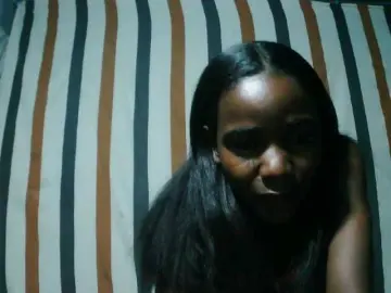 LandiQueen12  live sex cam