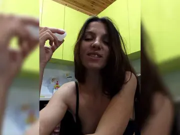 MarinaQwert  live sex cam