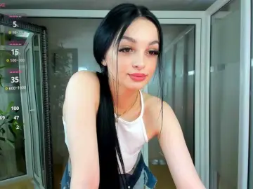 Peanaughty  live sex cam
