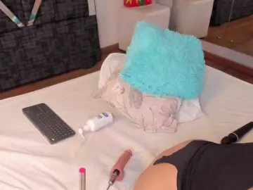 Isa-Jonness  live sex cam