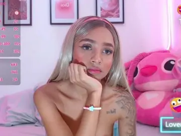 LunaBloom  live sex cam