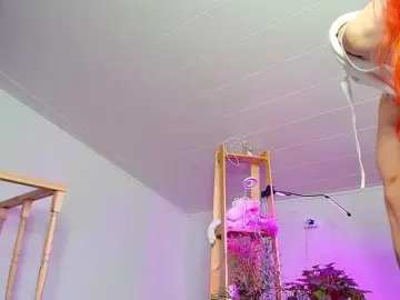 MeowRoslavaa  live sex cam