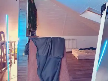 MeowRoslavaa  live sex cam