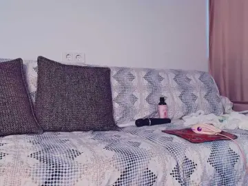 MeowRoslavaa  live sex cam