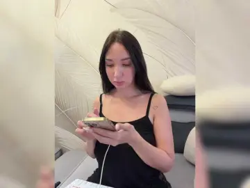MiLaHHa  live sex cam