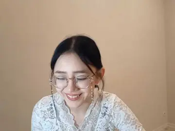 MyrleHenggeler  live sex cam