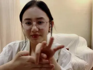 MyrleHenggeler  live sex cam