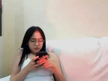 MyrleHenggeler  live sex cam
