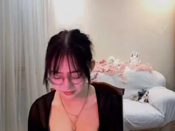 MyrleHenggeler  live sex cam