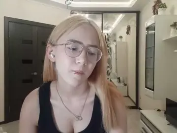 MyrleHenggeler  live sex cam