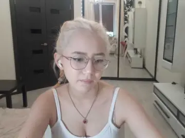 MyrleHenggeler  live sex cam