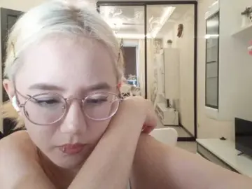 MyrleHenggeler  live sex cam
