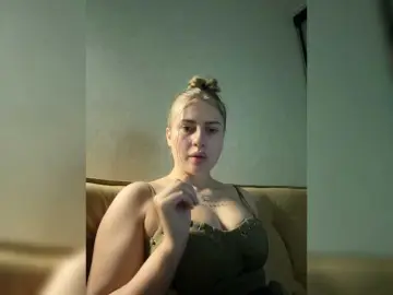 Veronaaaaaa  live sex cam