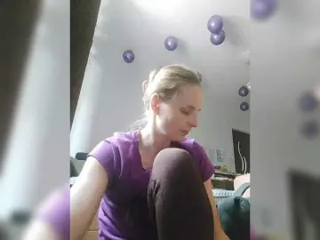 Lulu-Erotica  live sex cam