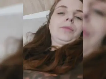 Lulu-Erotica  live sex cam