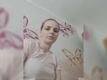 Lulu-Erotica  live sex cam