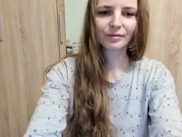 Lulu-Erotica  live sex cam