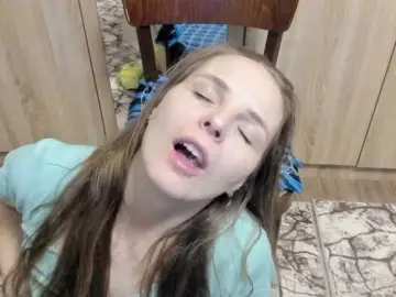 Lulu-Erotica  live sex cam