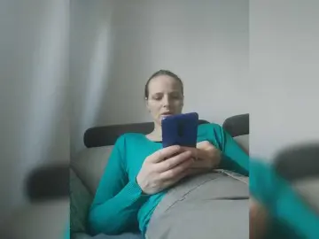 Lulu-Erotica  live sex cam