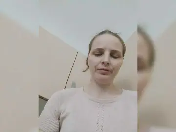 Lulu-Erotica  live sex cam