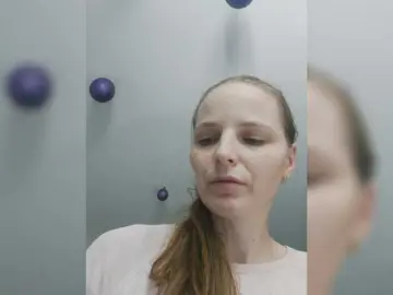 Lulu-Erotica  live sex cam