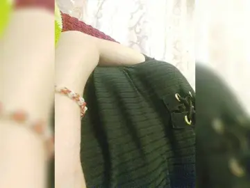 Lulu-Erotica  live sex cam