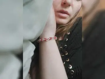 Lulu-Erotica  live sex cam