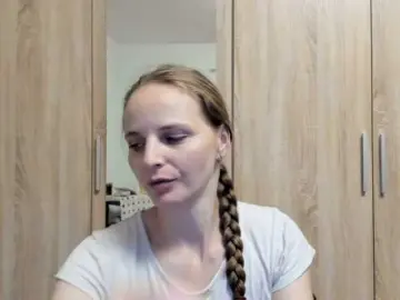 Lulu-Erotica  live sex cam