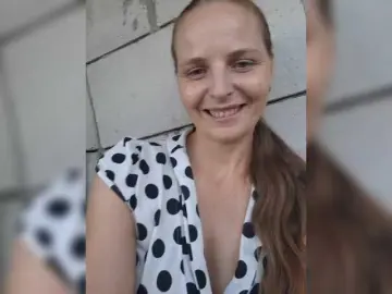 Lulu-Erotica  live sex cam