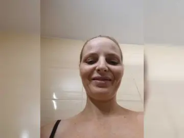 Lulu-Erotica  live sex cam