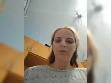 Lulu-Erotica  live sex cam