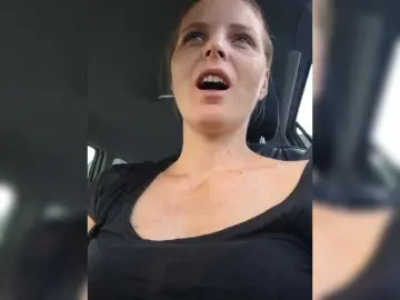Lulu-Erotica  live sex cam
