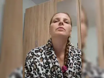 Lulu-Erotica  live sex cam