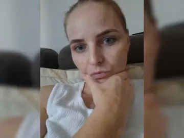 Lulu-Erotica  live sex cam