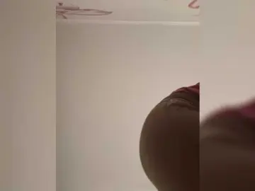 Lulu-Erotica  live sex cam