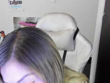 AndreinaSuann  live sex cam