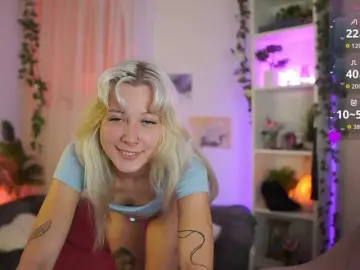 EmilySwan  live sex cam