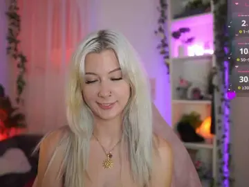 EmilySwan  live sex cam
