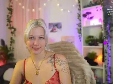 EmilySwan  live sex cam
