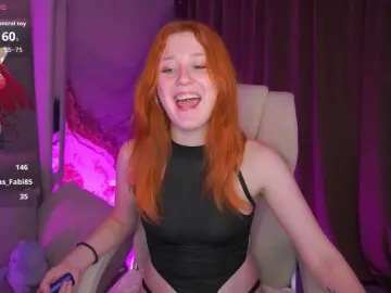 LiluReds  live sex cam