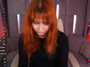 LiluReds  live sex cam