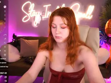 LiluReds  live sex cam