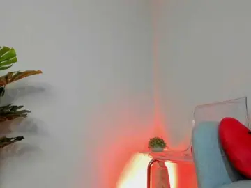 Mia-Milan18  live sex cam
