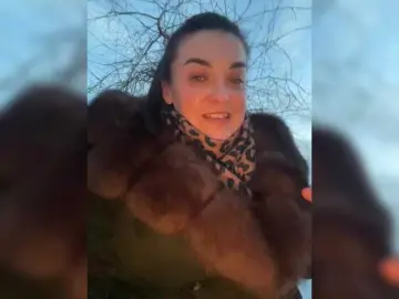 Nelli-1  live sex cam