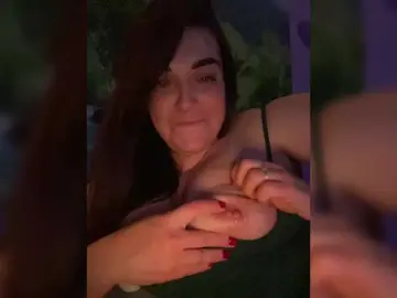 Nelli-1  live sex cam