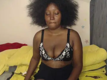 Sexxypetite  live sex cam